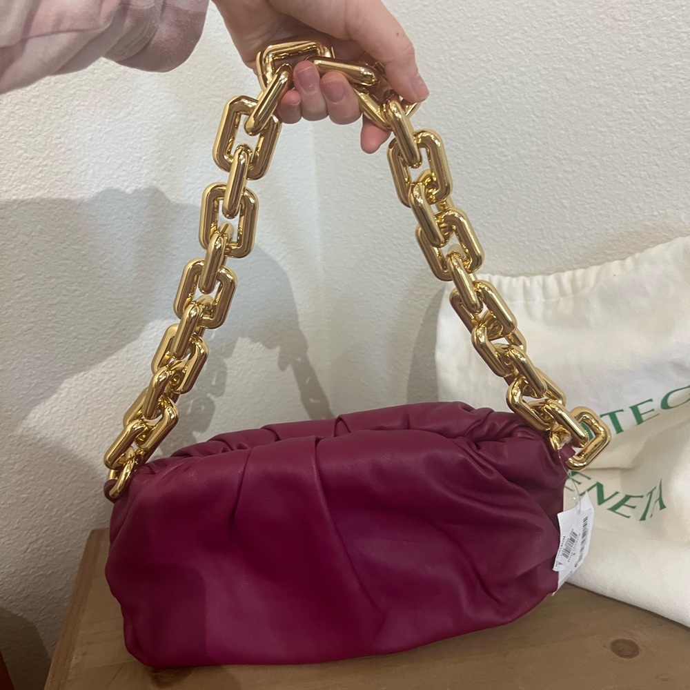 Bottega Veneta The Chain Pouch Leather Shoulder Bag CINNABAR-GOLD